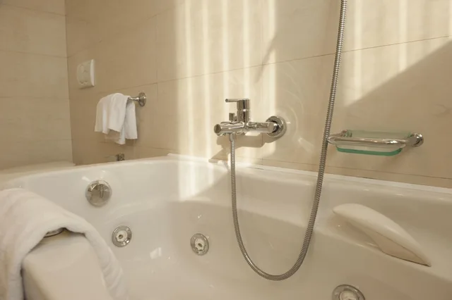 غرفة بانورامية ثلاثية بسرير مزدوج وسرير فردي، GRAND HOTEL PASSETTO 3/5