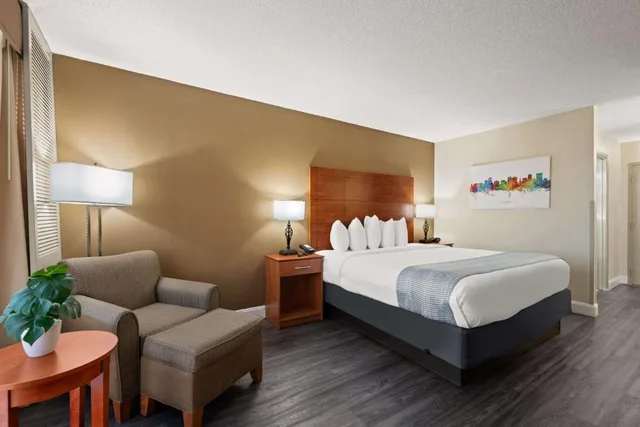 غرفة بسرير مزدوج، Best Western Orlando Gateway Hotel 2/6