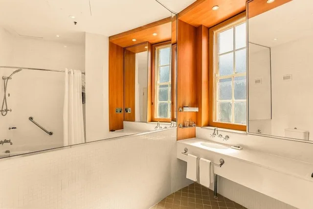 غرفة تنفيذية بسرير كينج مع أريكة، Sydney Harbour Hotel 4/4