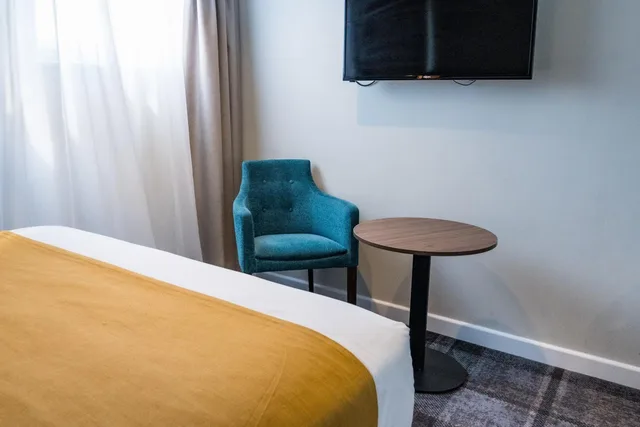 غرفة قياسية بسرير مزدوج، Almondsbury Interchange Hotel 6/8