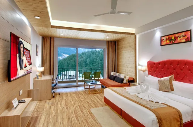 Family, King Bed, Sofa, Balcony, THE ORCHARD GREENS 1/7