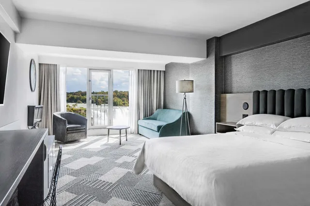 Premium, King Bed, Sheraton Fallsview Hotel 1/3