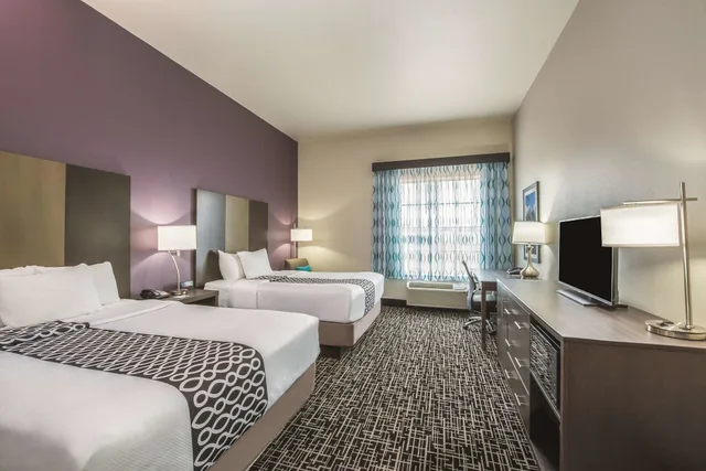 غرفة بسريرين كوين لذوي الإعاقة، La Quinta Inn & Suites by Wyndham Enid 1/2