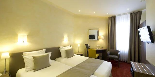 غرفة قياسية بسرير مزدوج أو سريرين منفصلين، Grand Hotel Bristol 2/8
