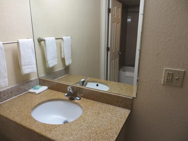 غرفة بسرير مزدوج، Budget Inn Cocoa 10/10