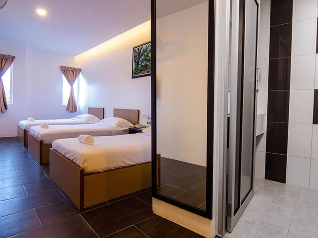 جناح ثلاثي بثلاثة أسرّة، Hotel Sri Bernam 2/3