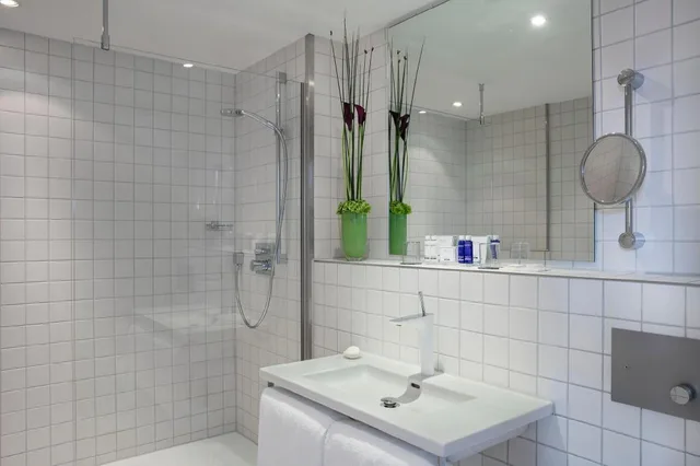 Art, Double Bed, Courtyard View، ART'OTEL BERLIN MITTE 2/2