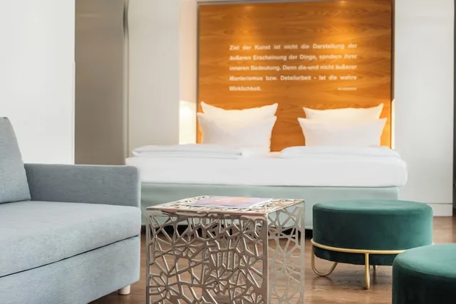 غرفة عائلية بسرير كينج مع أريكة، Art Hotel City Leipzig 4/6