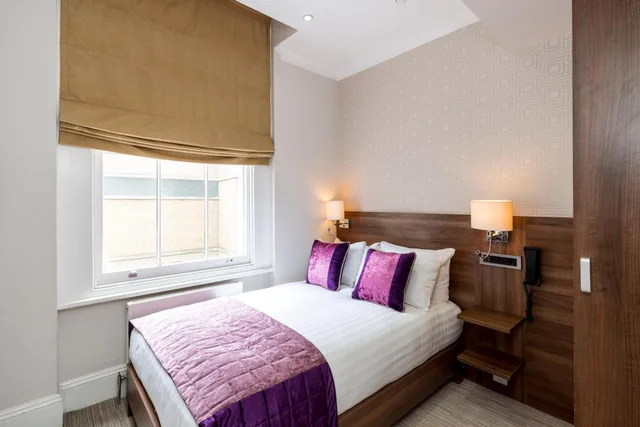 Small Double Room, London House Hotel 2/10