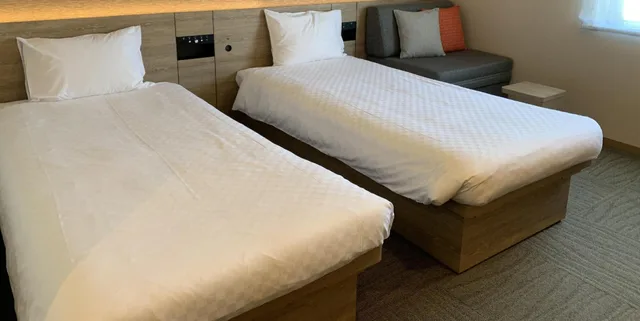 غرفة ديلوكس بسريرين منفصلين مع أريكة، Henn na Hotel Tokyo Nishikasai 3/4