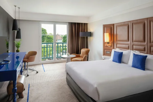 غرفة كلاسيكية بسرير مزدوج، Renaissance Paris Hippodrome de St. Cloud Hotel 1/10