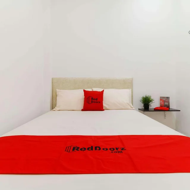 Reddoorz, Double Bed، Reddoorz Plus Kapuk Business Park 4/10