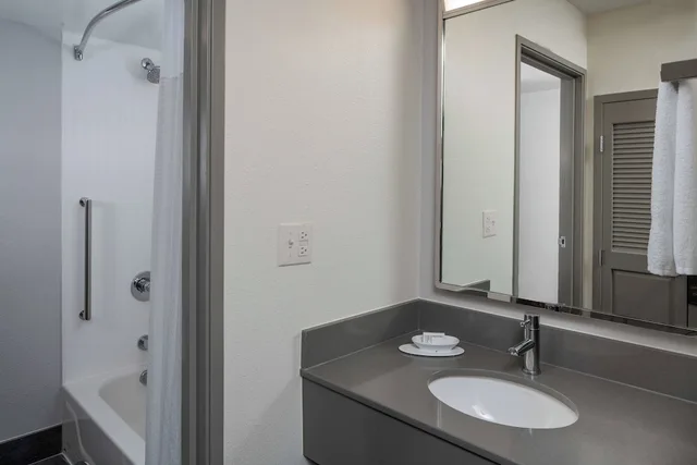 غرفة بسريرين كوين لذوي الإعاقة، Courtyard New Orleans Covington Mandeville 2/2