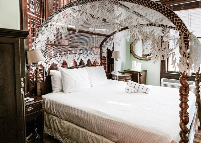 Room, King Bed, Pool Side، Amsterdams Curry Mansion Inn 5/10