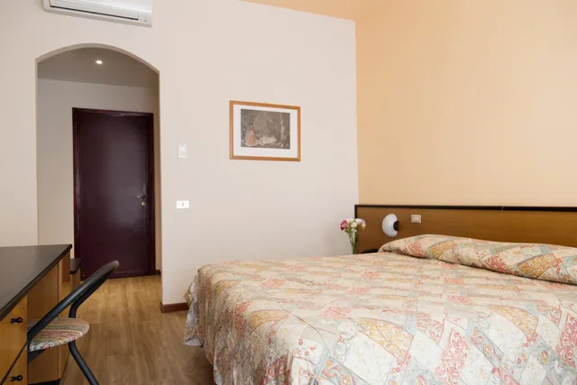 غرفة بسرير مزدوج، Hotel Aries 1/8