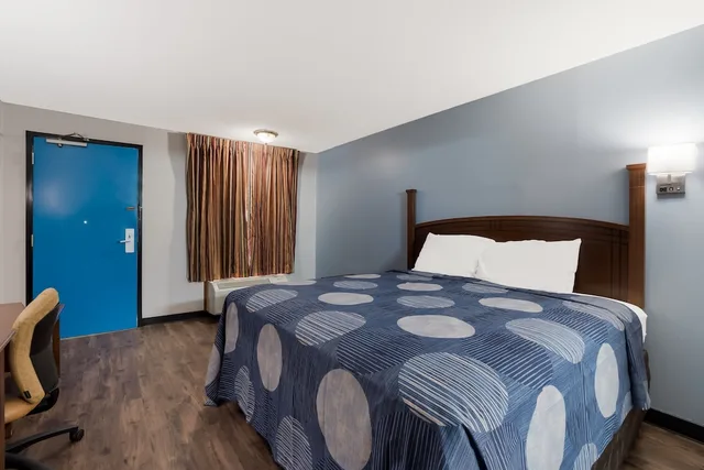 غرفة بسرير كينج لذوي الإعاقة، Rodeway Inn Augusta West - Fort Gordon 2/3