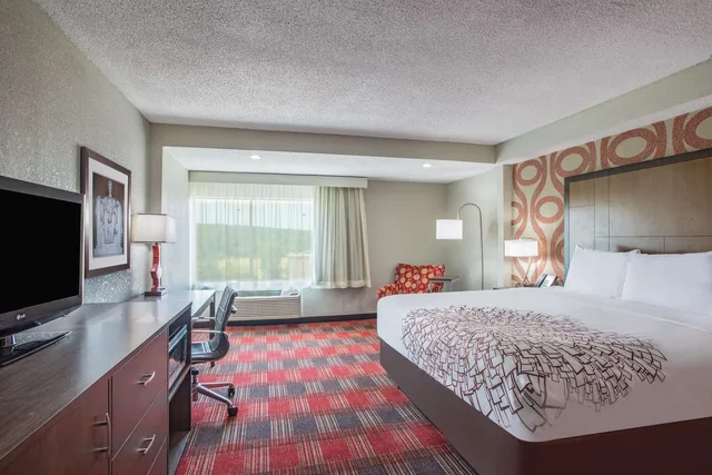 غرفة، La Quinta Inn & Suites by Wyndham DC Metro Capital Beltway 1/4
