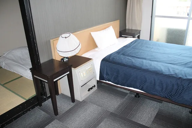 غرفة يابانية غربية بفرشتي فوتون، Hotel Livemax Budget Namba 1/2