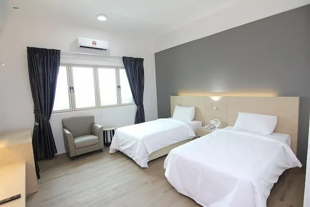 غرفة سوبيريور بسريرين منفصلين، Kingston Hotel 25 at Summit Signature Batu Pahat 1/3