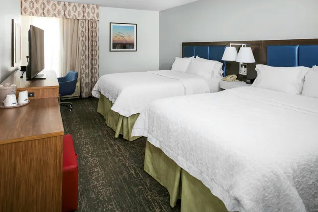 Room, 2 Queen Beds, Hampton Inn Portage 4/10