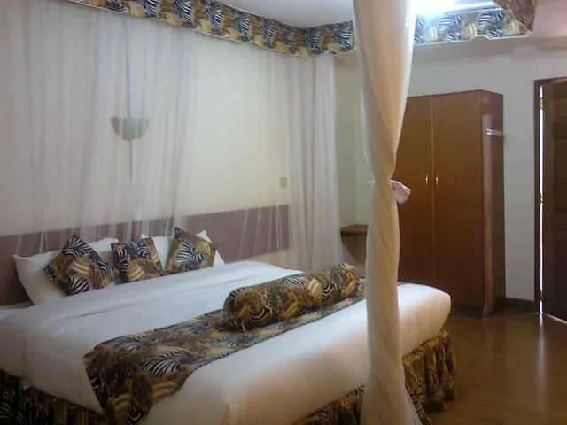 غرفة قياسية بسرير مزدوج، Tumaini Cottages And Conference Centre 1/2