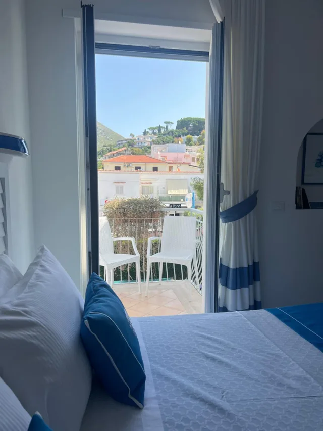 غرفة بسرير مزدوج أو سريرين منفصلين بشرفة، Aurora Hotel & Suites Sul Mare 2/10