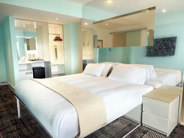 Suite, King Bed, Citrus Hotel Cheltenham By Compass Hospitality 7/10