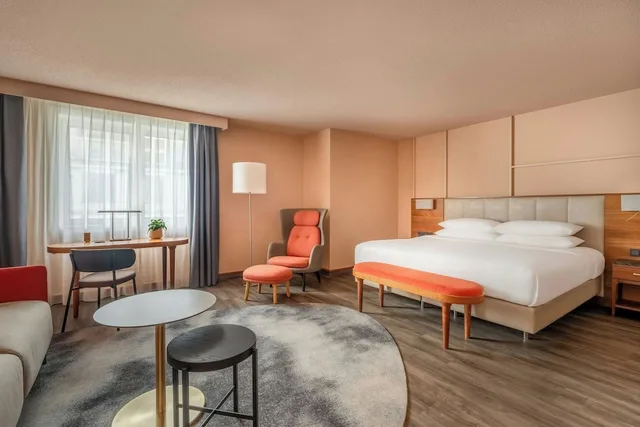 Junior Suite, Studio, King Bed، Vienna Marriott Hotel 3/7