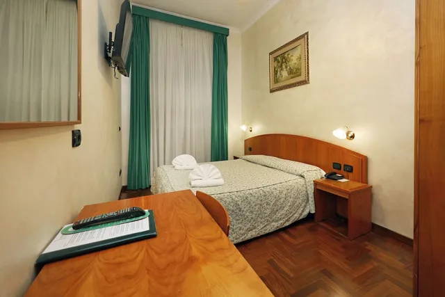 Standard Twin, Hotel Corot 2/10