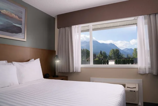 Room, 2 Queen Beds, Mountain View, Prestige Hudson Bay Lodge & Conference Centre, WorldHotels 1/6