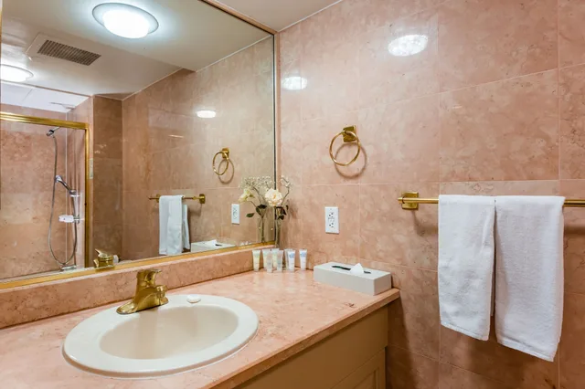 2 Bedrooms, Deluxe, Suite, King and Queen Bed, Partial Ocean View, Kitchen, Alupang Beach Tower 3/4