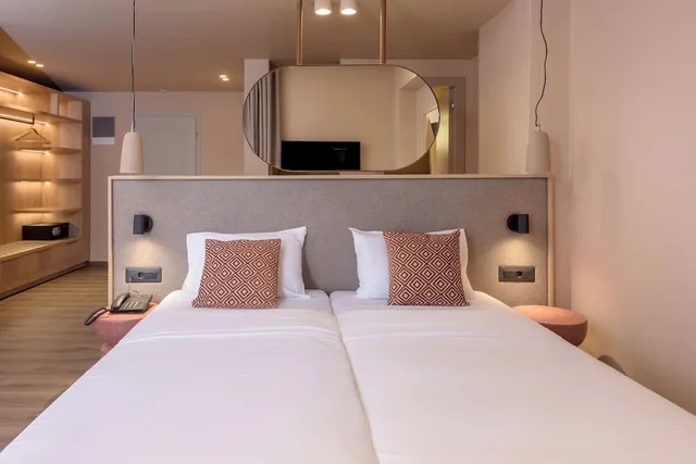 جناح جونيور بسرير كينج، Zeus Hotels Neptuno Beach 2/7