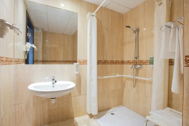 غرفة مفردة بسرير مزدوج، Leonardo Hotel Torremolinos Costa del Sol 5/5