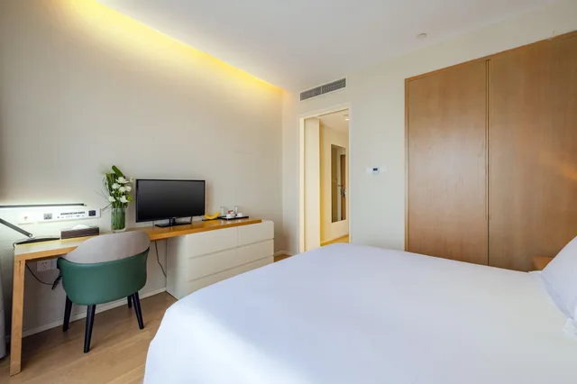Standard, King Bed, Holiday Inn Hotel And Suites Suzhou Yangcheng Lake 2/4