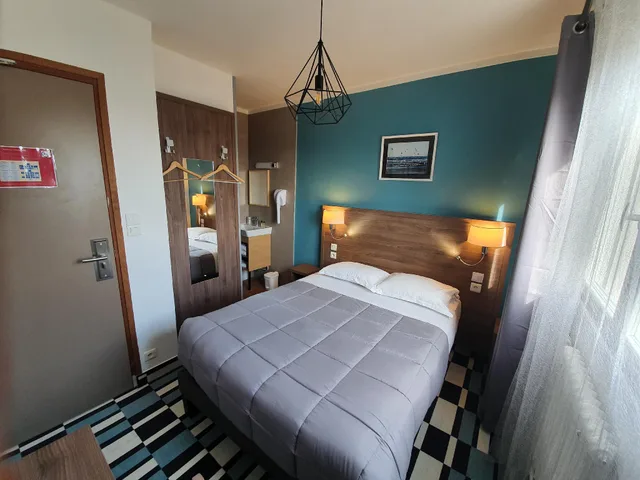 غرفة متصلة بسريرين مزدوجين، Hotel Les Pieux 1/1