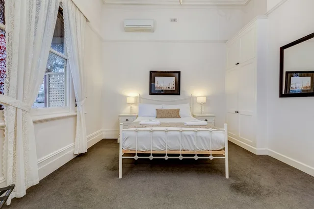 4 Bedrooms, House, 3 Queen Beds، Seymours on Lydiard 1/5