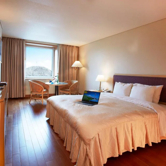 Deluxe, Double Bed, Bathtub, Sejong Hotel 2/4