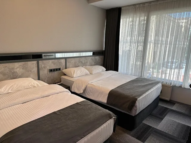 غرفة كلاسيكية بسرير مزدوج وسرير فردي بغرفة نوم واحدة، My House Otel 2/10