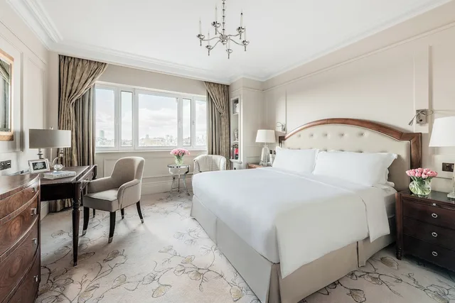 غرفة كلاسيكية بسرير كوين، The Langham London 2/4