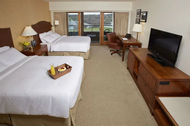 Deluxe, 2 Queen Beds, Grand Geneva Resort & Spa 3/7