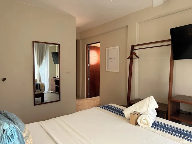 جناح جونيور بسريرين كوين، Noah Beach Hotel and Suites 3/10