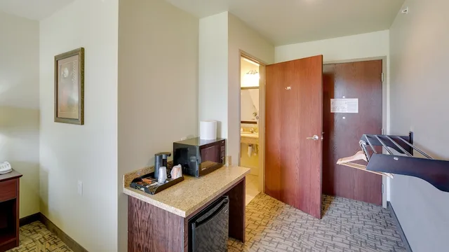 جناح بسرير كينج، Cobblestone Inn & Suites Durand 2/2