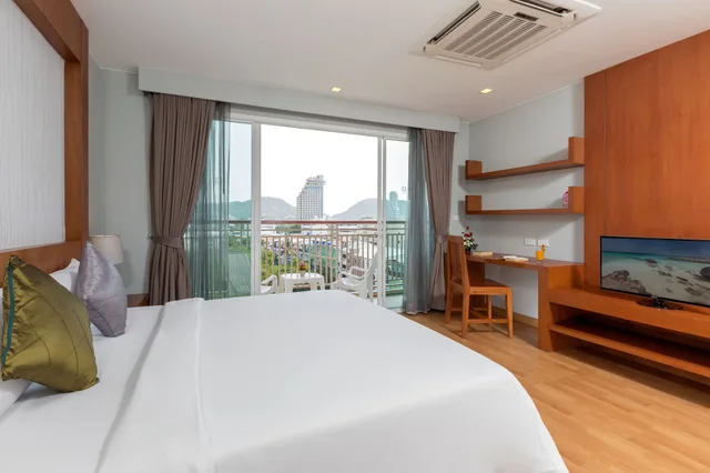 جناح ديلوكس بسرير كينج بإطلالة على المدينة، Elite Suites Patong 3/10