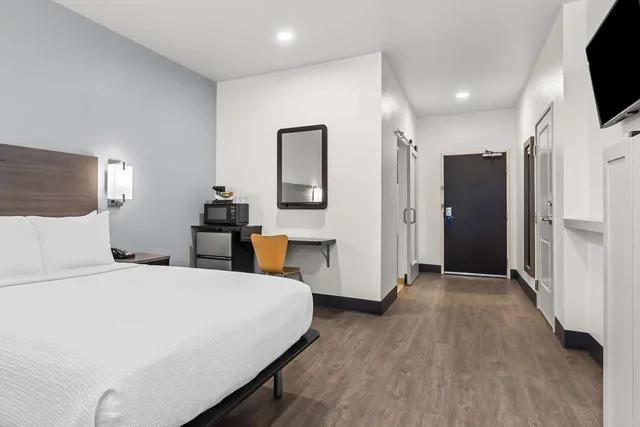 غرفة بسرير كوين بحوض استحمام لذوي الإعاقة، SureStay by Best Western Livingston Merced County 1/5