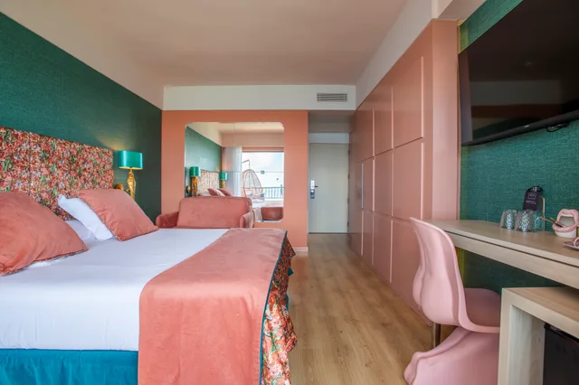 Deluxe, Queen Bed, Sea View, NYX Hotel Ibiza - Adults Only 4/6