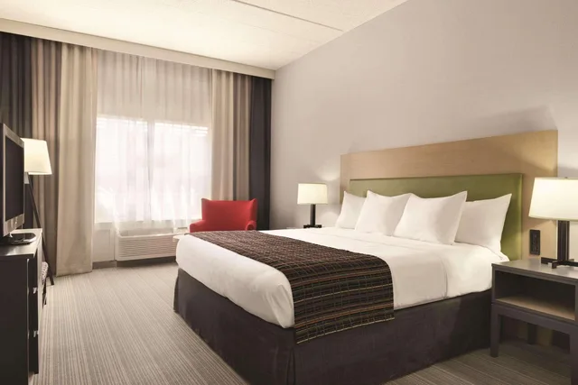 Suite, King Bed, Accessible, Country Inn and Suites by Radisson Coralville IA 1/1