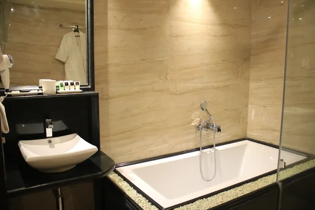 غرفة سوبيريور بسرير كينج، Sathyam Grand Resort Sriperumbudur 6/9