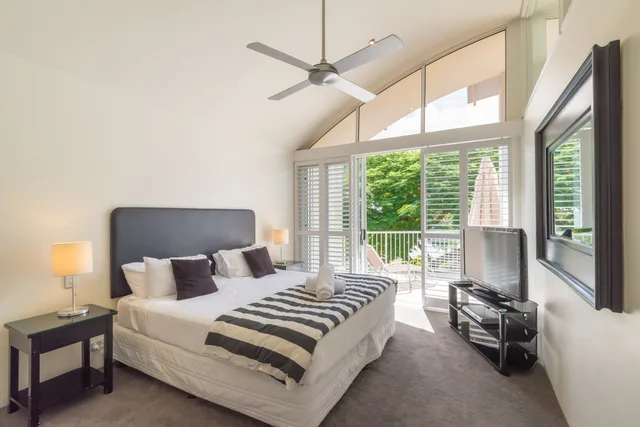 شقة بسرير كينج وسريرين منفصلين وسرير كوين بإطلالة على النهر بـ3 غرف نوم، NOOSA OUTRIGGER BEACH RESORT 1/10
