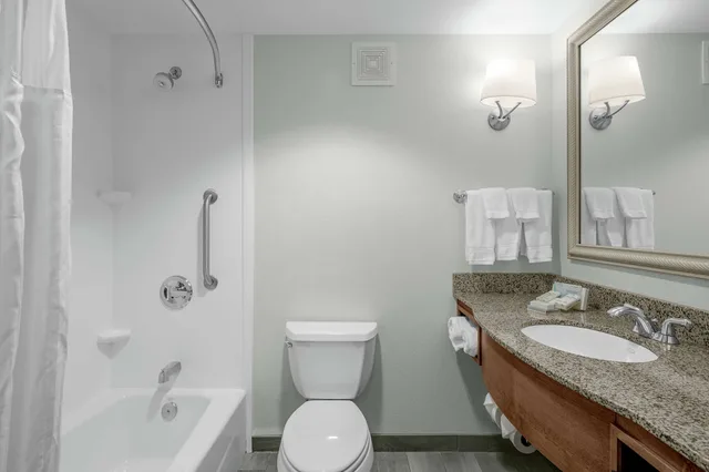 جناح جونيور بسريرين كوين مع أريكة، Hilton Garden Inn Wilmington Mayfaire Town Ctr 3/3