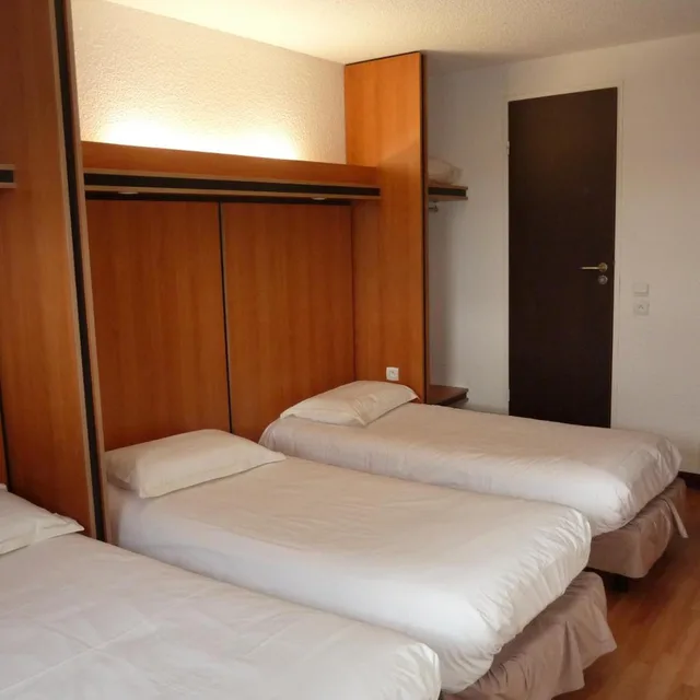 غرفة ثلاثية، Hotel La Bonne Etape 3/8